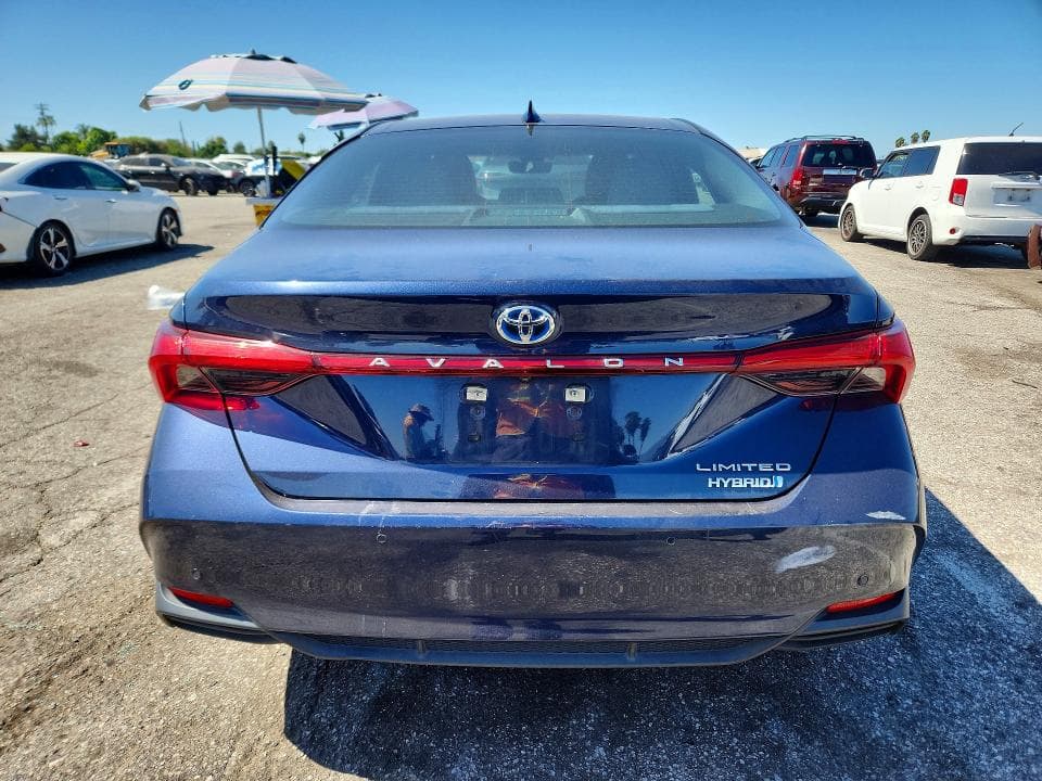 2020 TOYOTA AVALON LIMITED 6