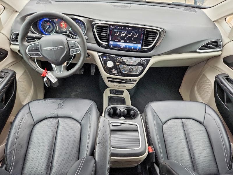 2024 CHRYSLER PACIFICA TOURING L 8