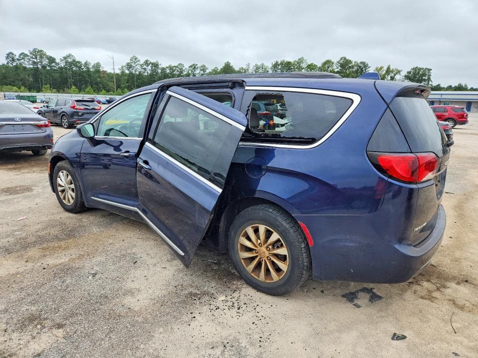 2017 CHRYSLER PACIFICA TOURING L 2