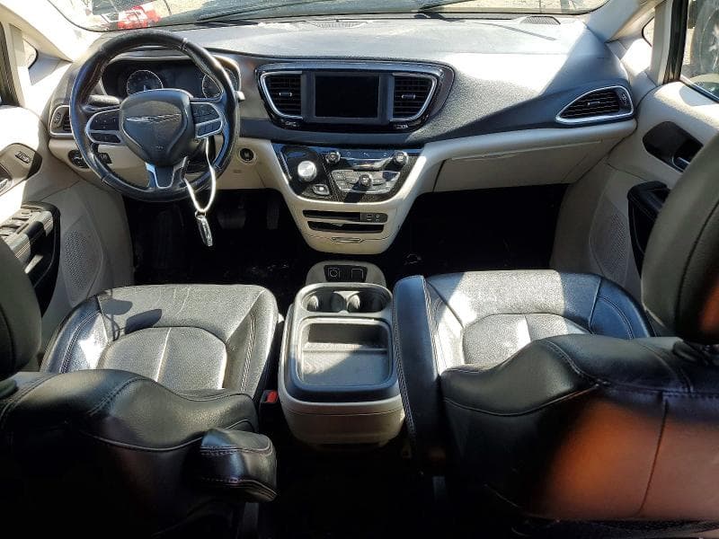 2020 CHRYSLER PACIFICA TOURING L 8