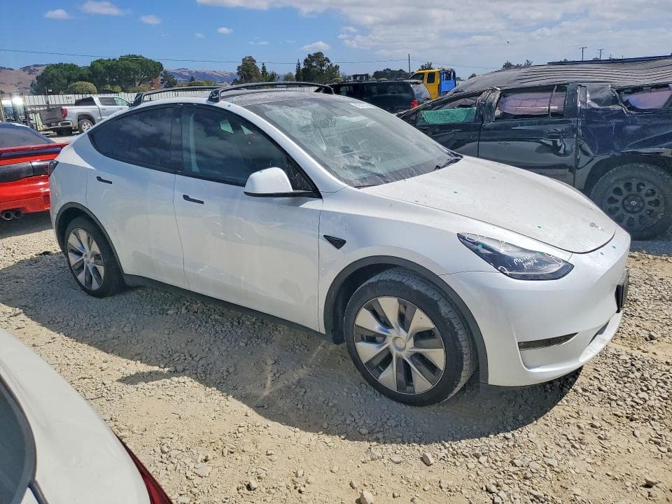 2023 TESLA MODEL Y 4