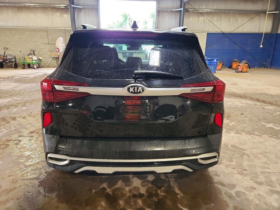 2021 KIA SELTOS S 6