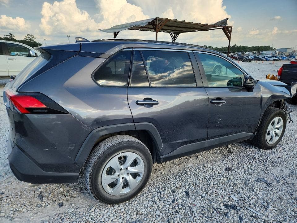2019 TOYOTA RAV4 LE 3