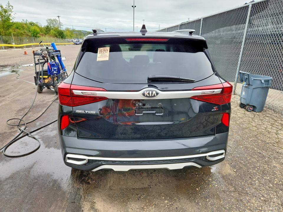 2021 KIA SELTOS S 6