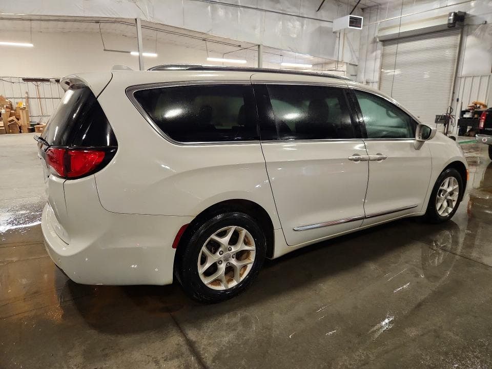 2017 CHRYSLER PACIFICA TOURING L PLUS 3