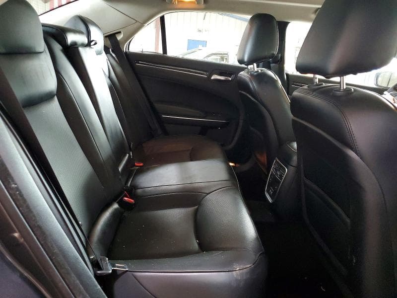 2018 CHRYSLER 300 LIMITED 10