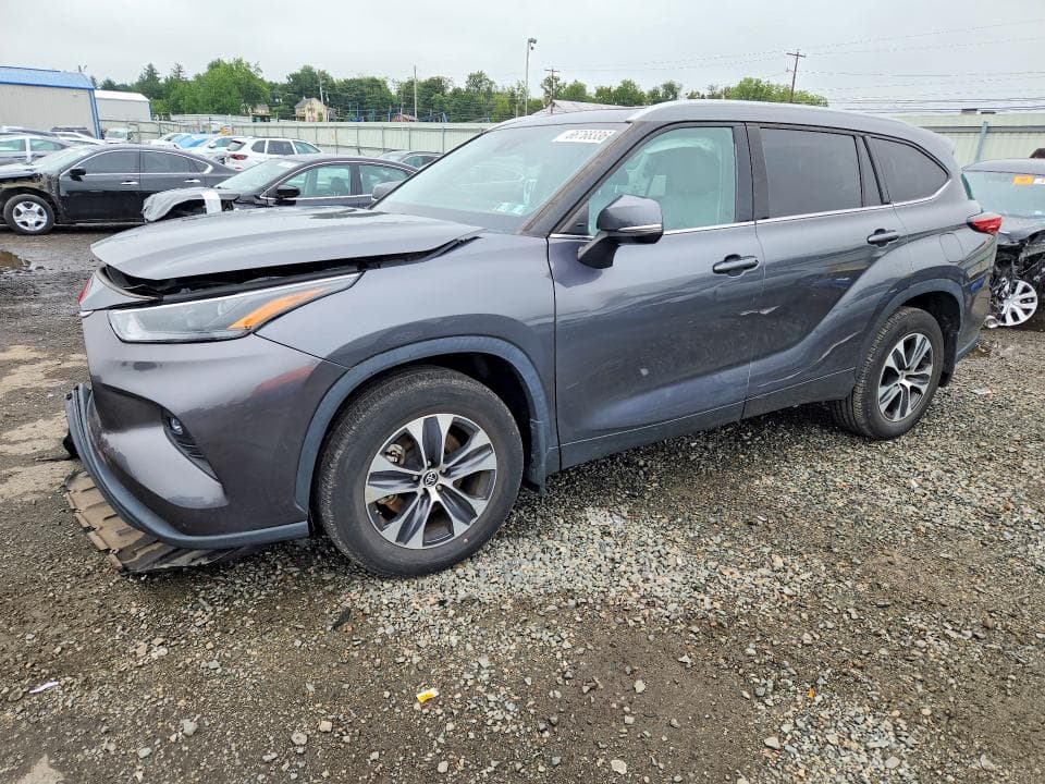 2022 TOYOTA HIGHLANDER XLE - 1