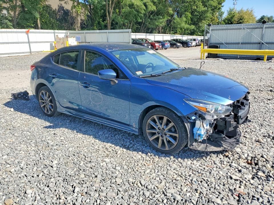 2018 MAZDA 3 TOURING 4