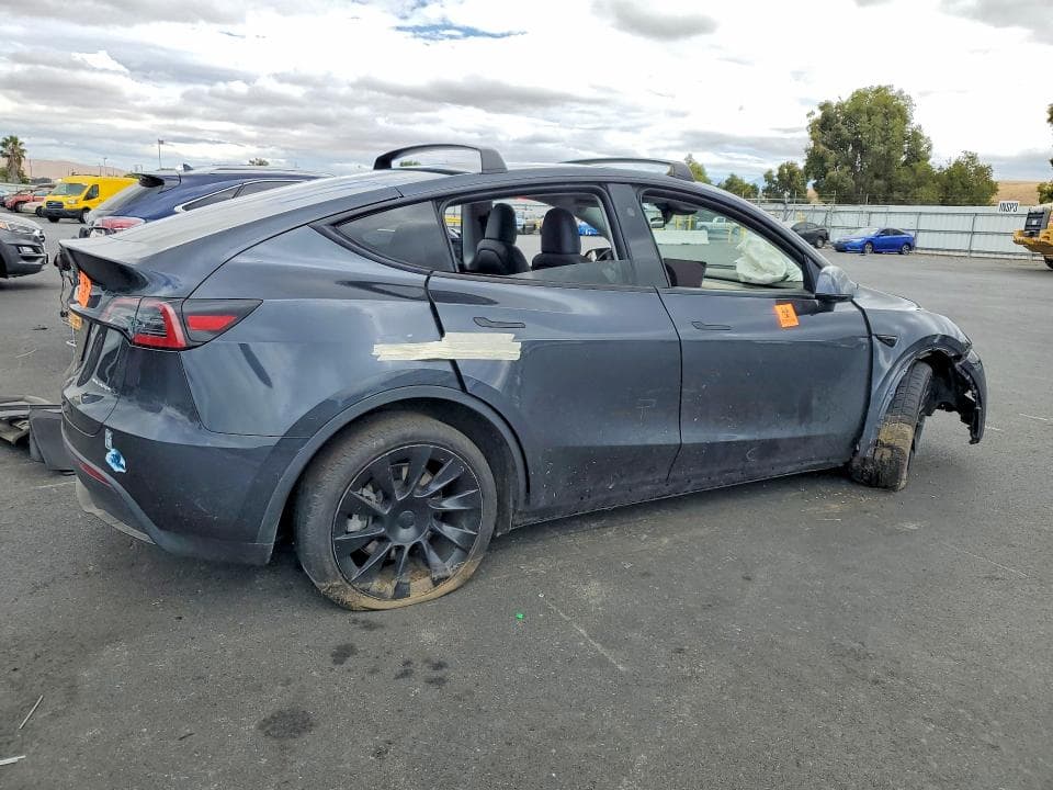 2024 TESLA MODEL Y 3