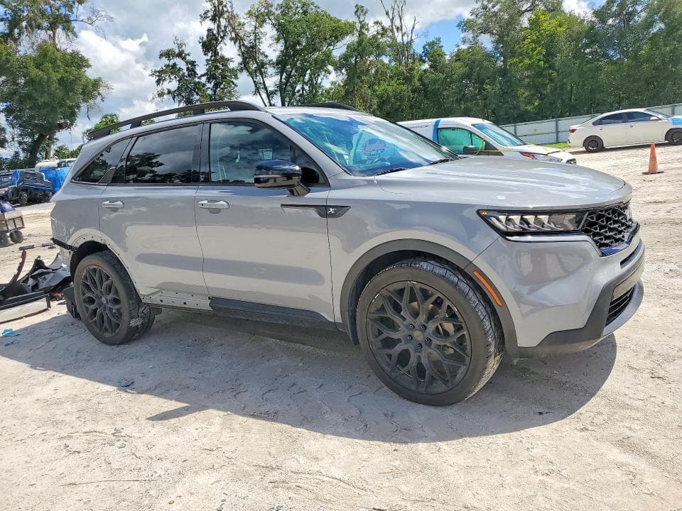 2022 KIA SORENTO S 4