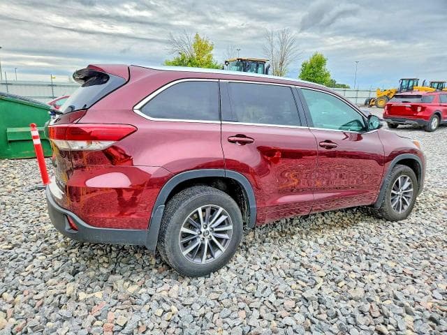 2017 TOYOTA HIGHLANDER XLE 3