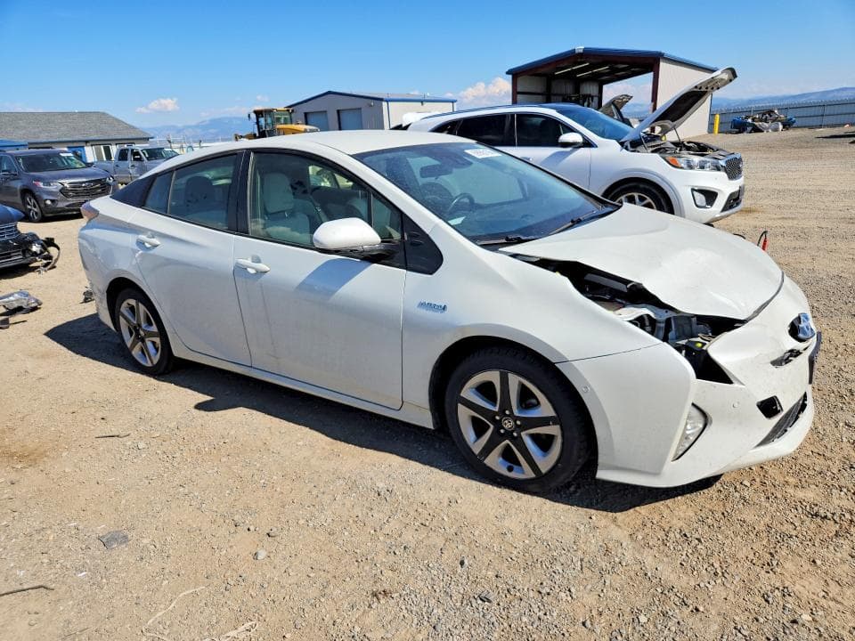 2017 TOYOTA PRIUS THREE TOURING 4