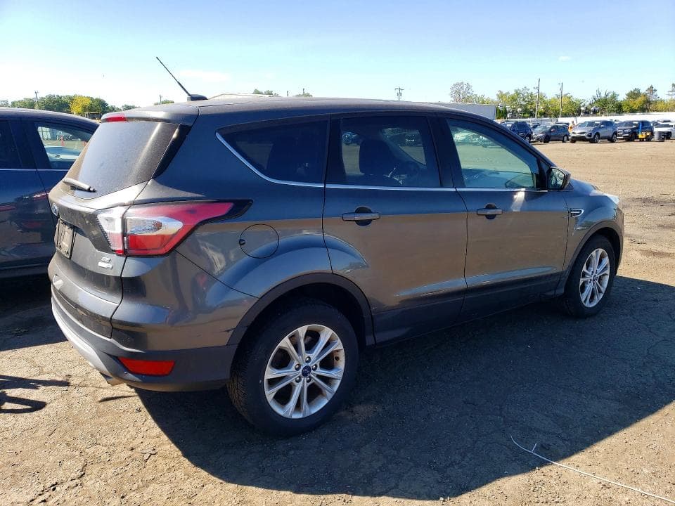 2017 FORD ESCAPE SE 3