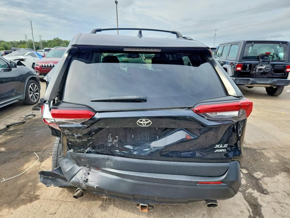 2019 TOYOTA RAV4 XLE 6