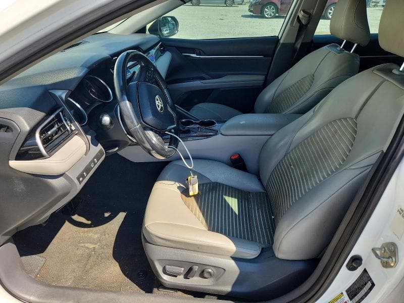 2020 TOYOTA CAMRY SE 7