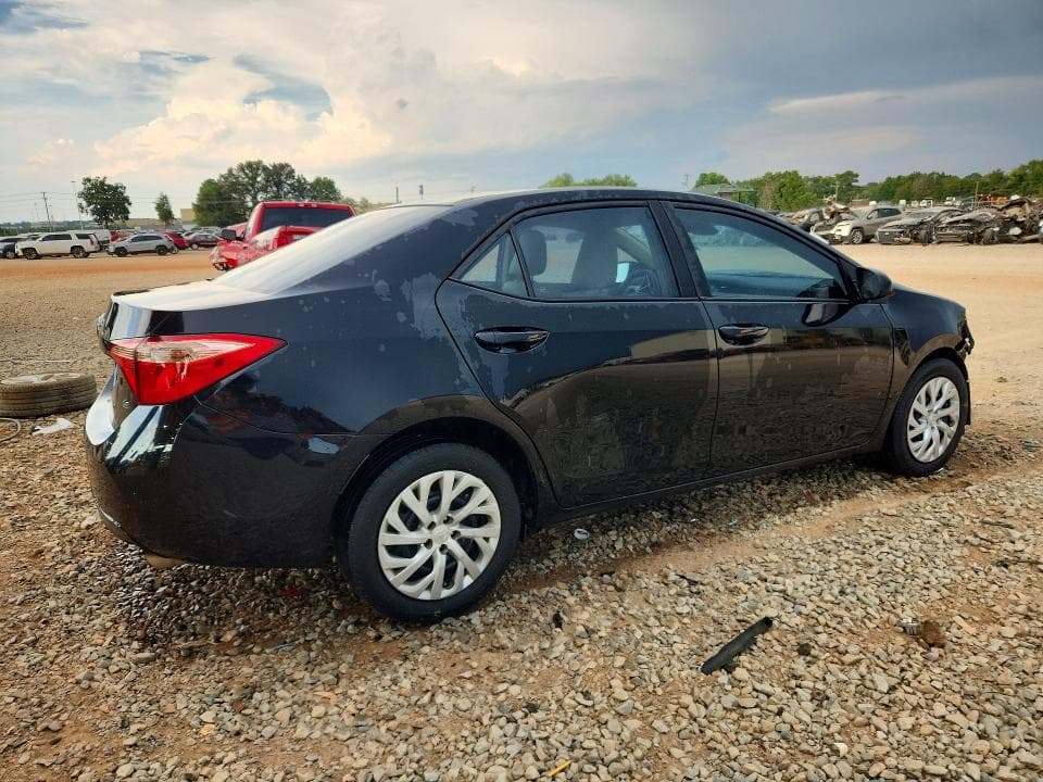 2019 TOYOTA COROLLA LE 3