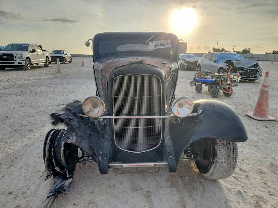 1932 FORD 2 DOOR COUPE 5