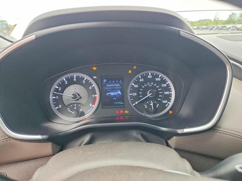 2020 HYUNDAI SANTA FE SE 9