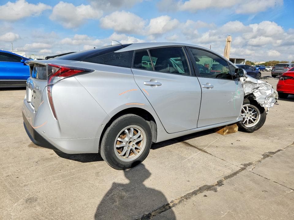2017 TOYOTA PRIUS TWO 3