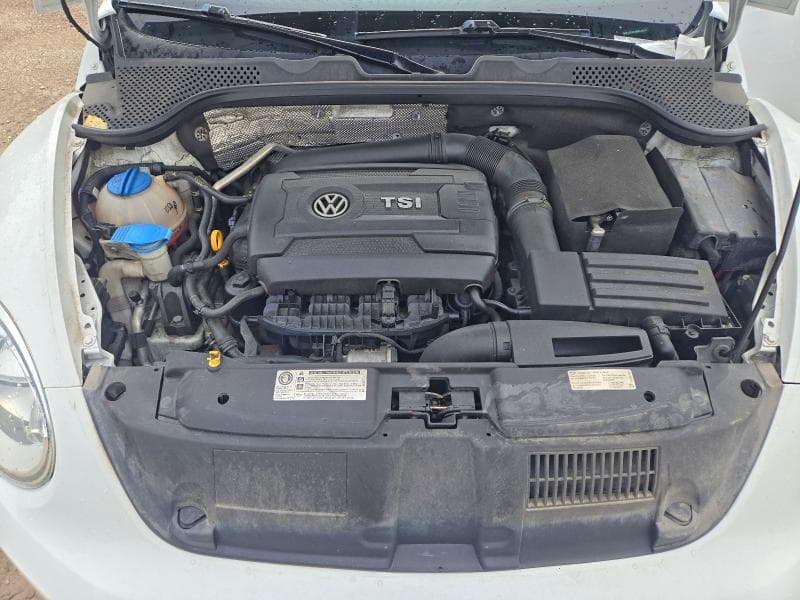 2017 VOLKSWAGEN BEETLE SE 11