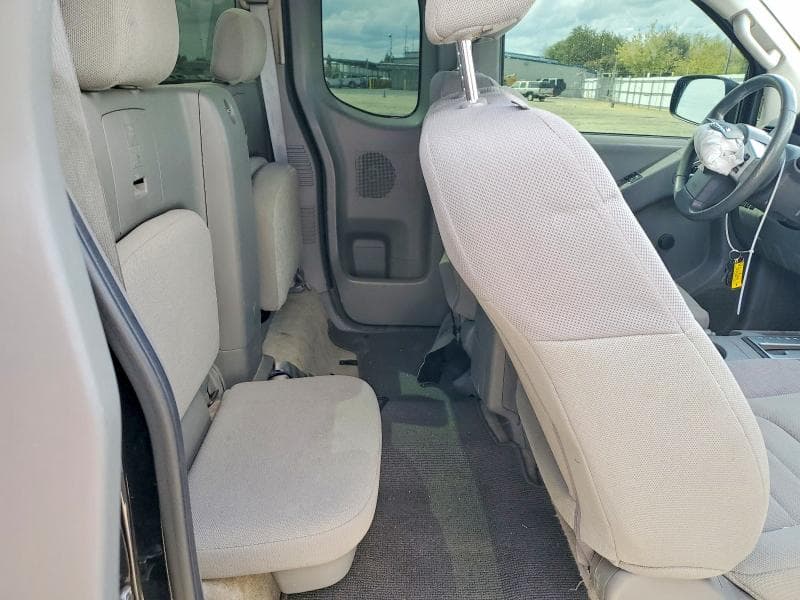 2017 NISSAN FRONTIER S 10