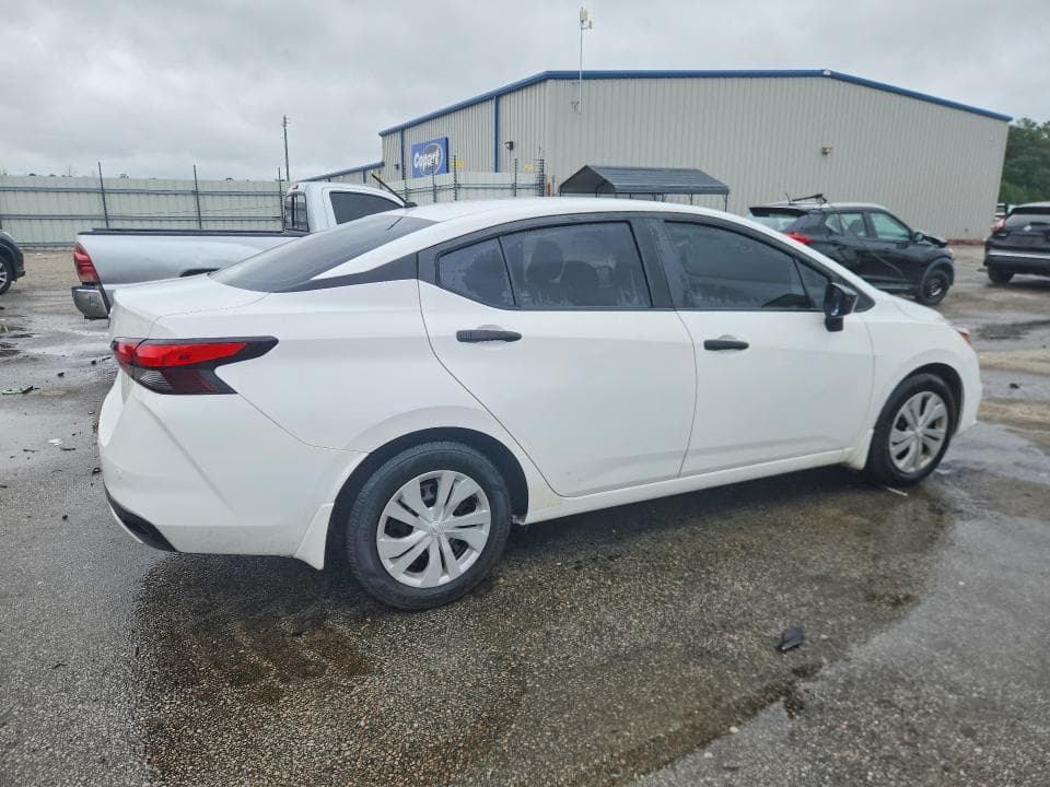 2020 NISSAN VERSA S 3