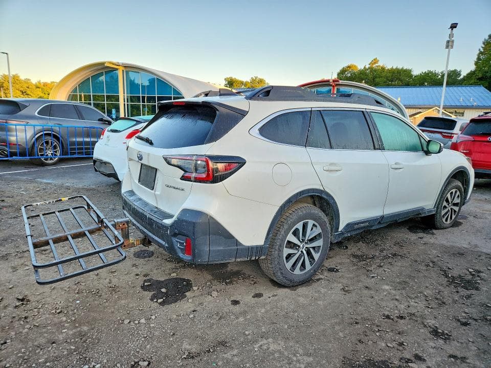 2022 SUBARU OUTBACK PREMIUM 3