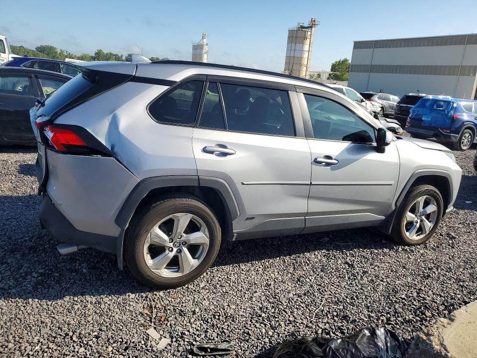2021 TOYOTA RAV4 3