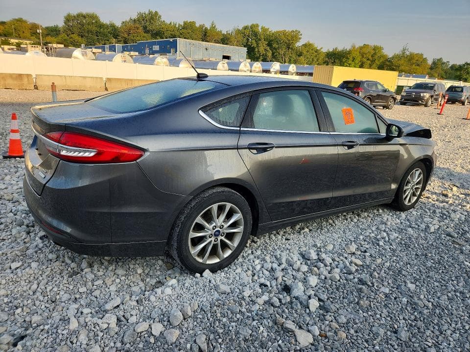 2017 FORD FUSION SE 3