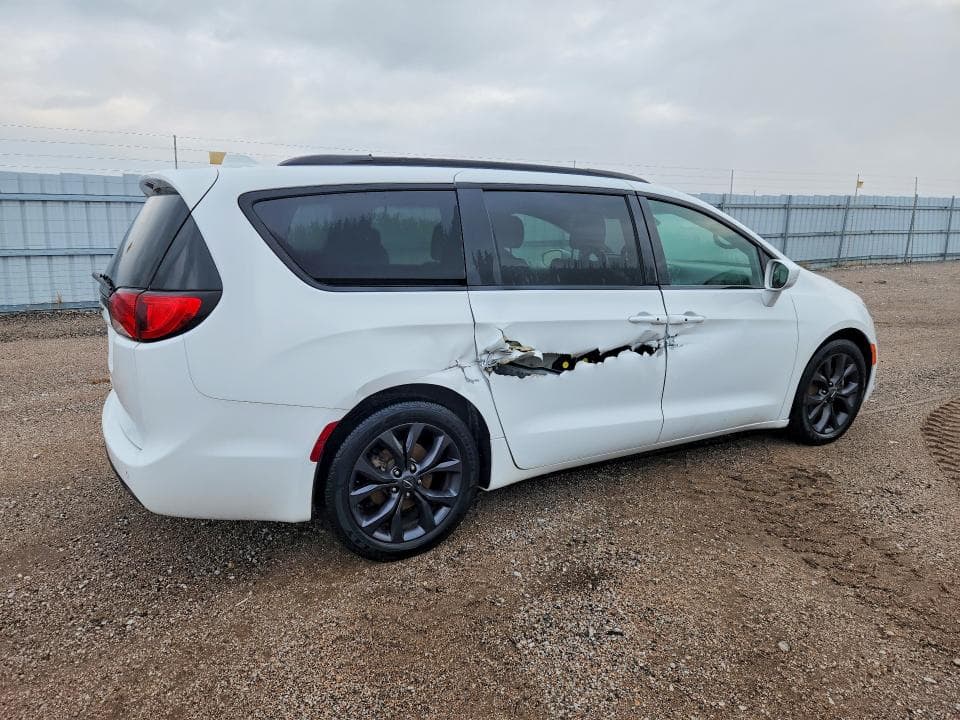 2020 CHRYSLER PACIFICA TOURING 3