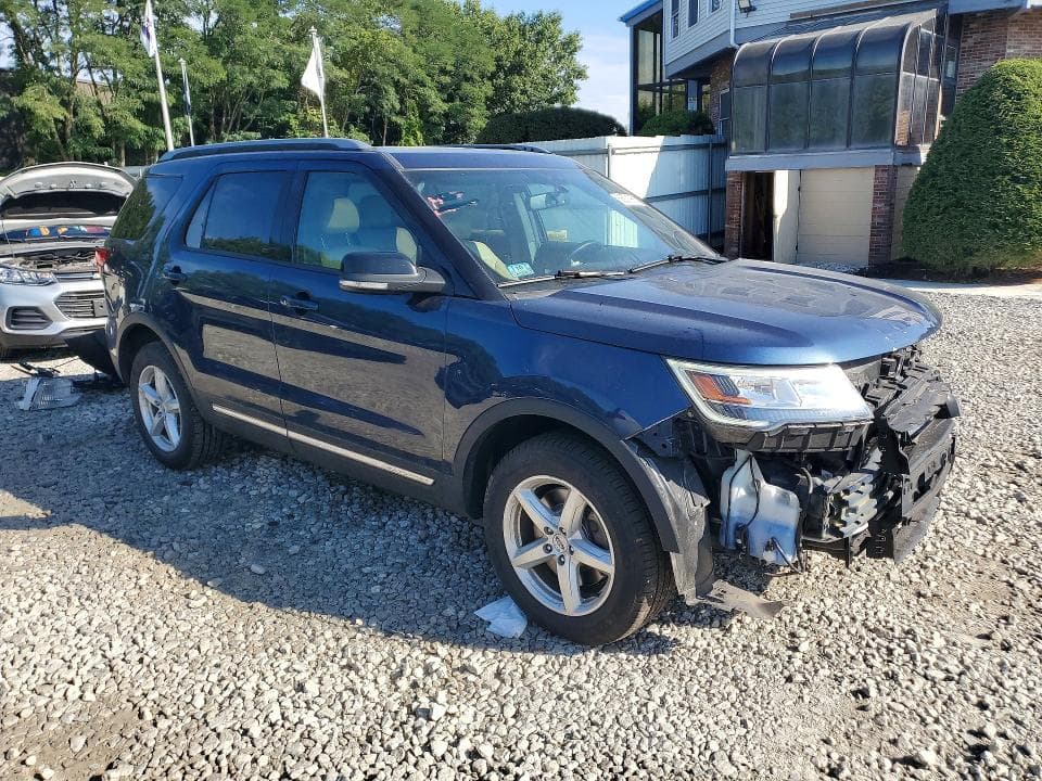 2017 FORD EXPLORER XLT 4