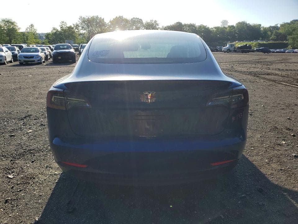 2018 TESLA MODEL 3 6