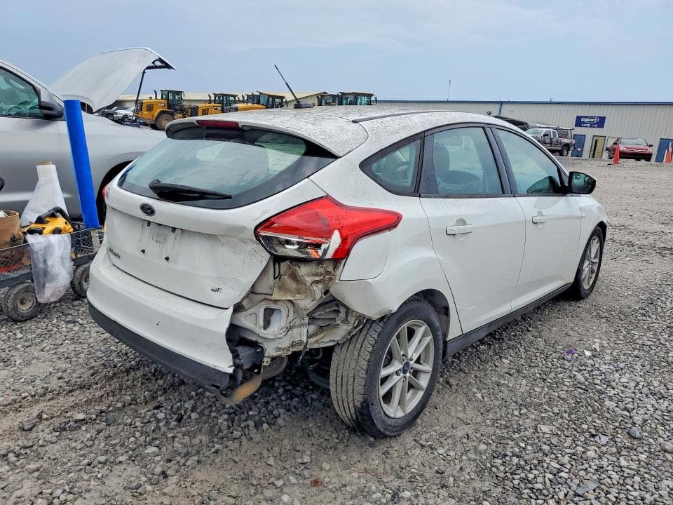 2017 FORD FOCUS SE 3