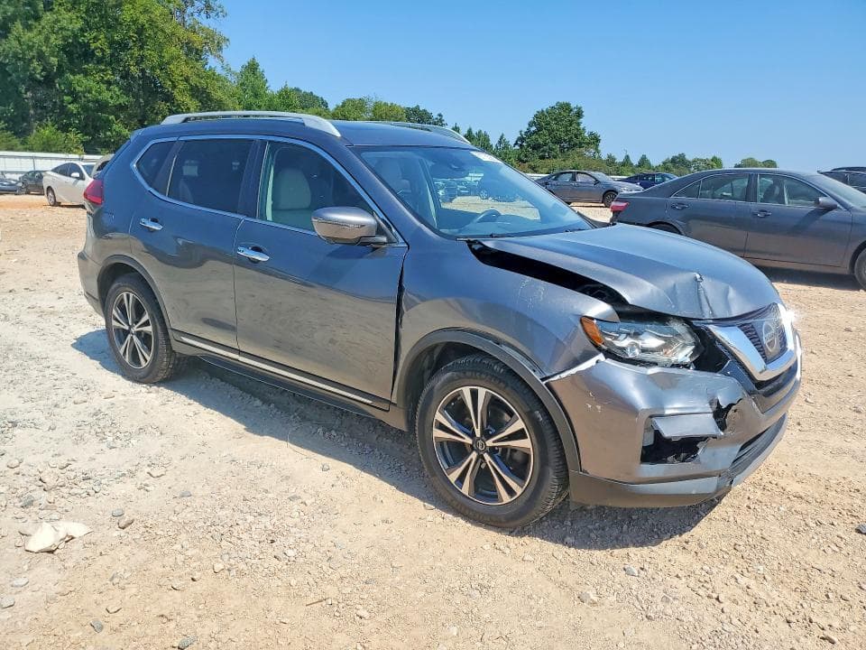 2017 NISSAN ROGUE SL 4