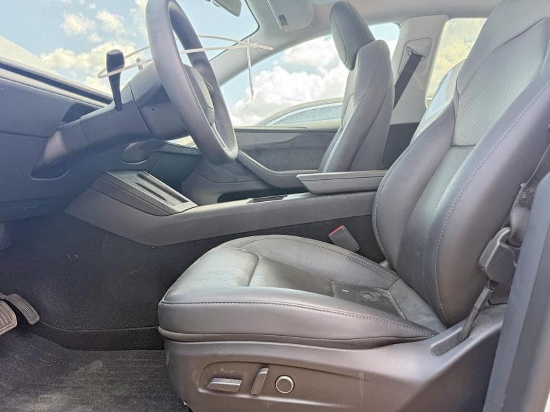 2026 TESLA MODEL Y 7