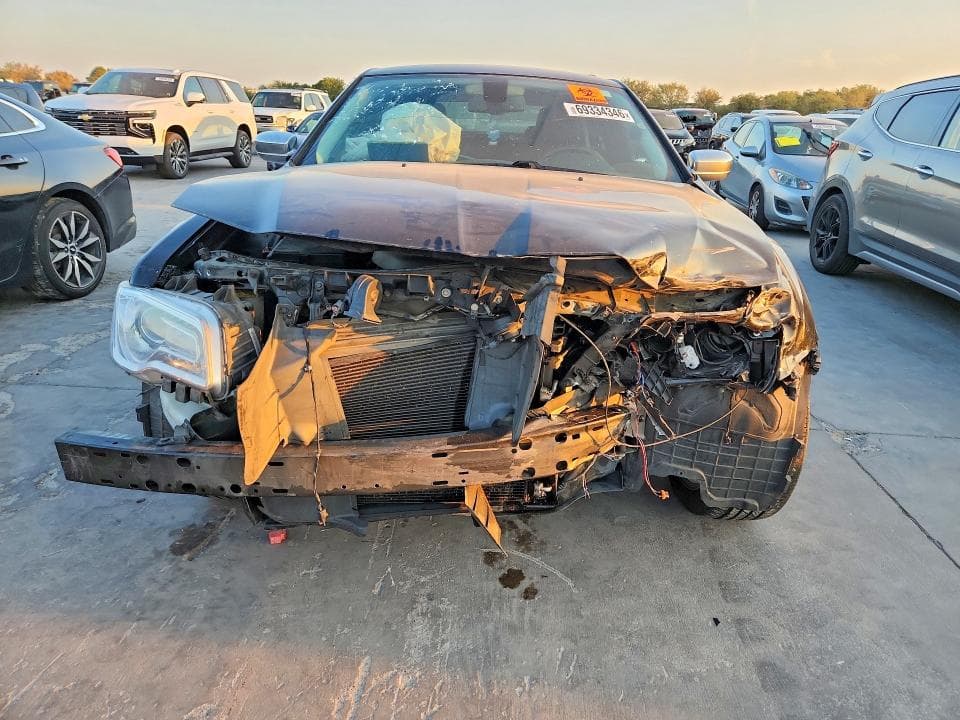 2019 CHRYSLER 300 5