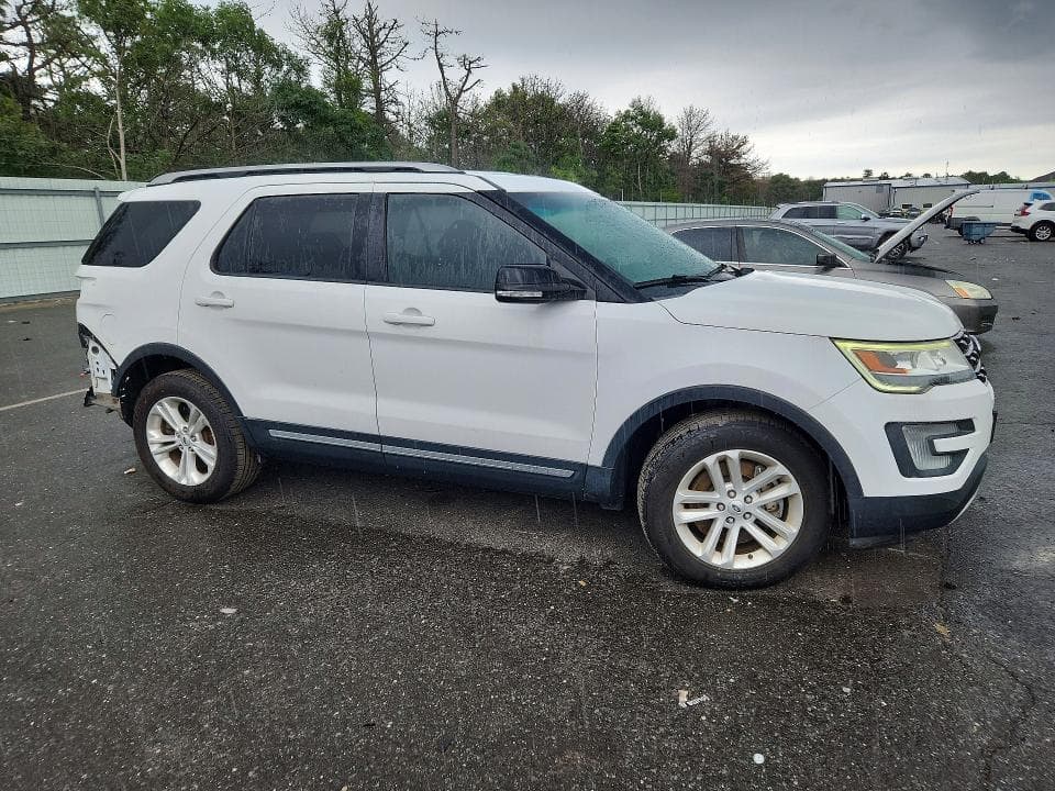 2017 FORD EXPLORER XLT 4