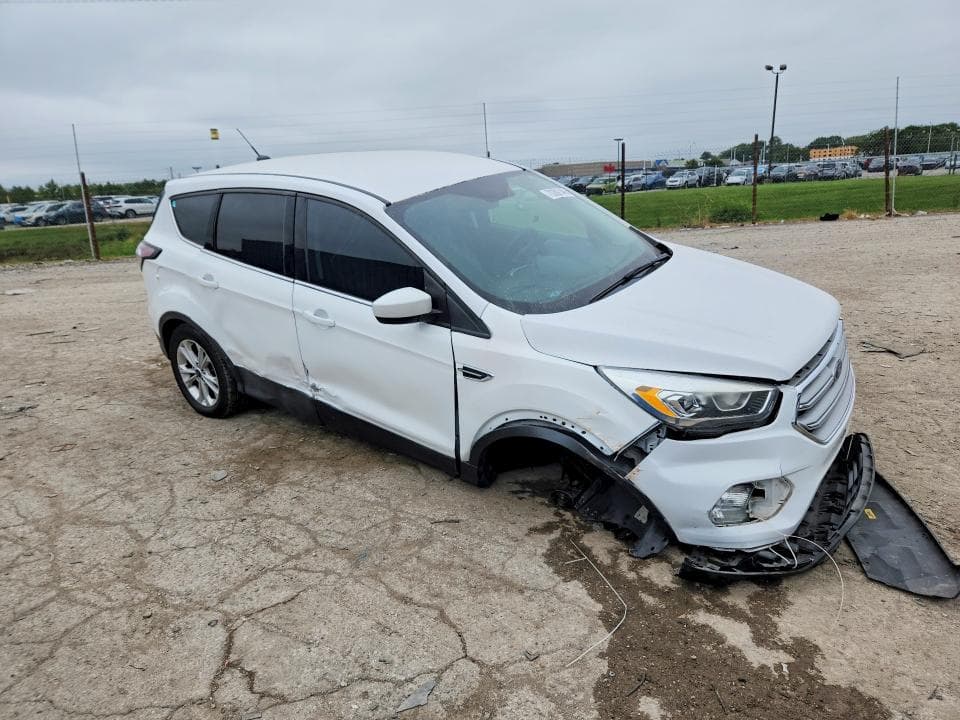 2017 FORD ESCAPE SE 4