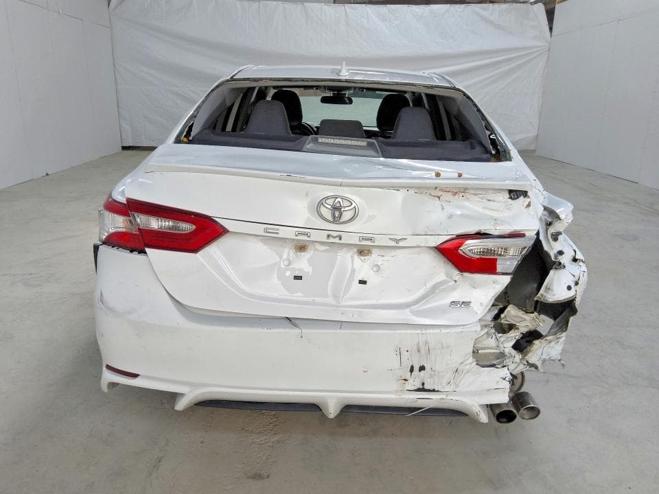 2020 TOYOTA CAMRY SE 6