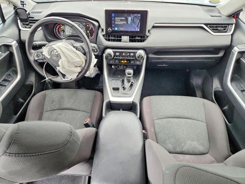 2024 TOYOTA RAV4 XLE 8