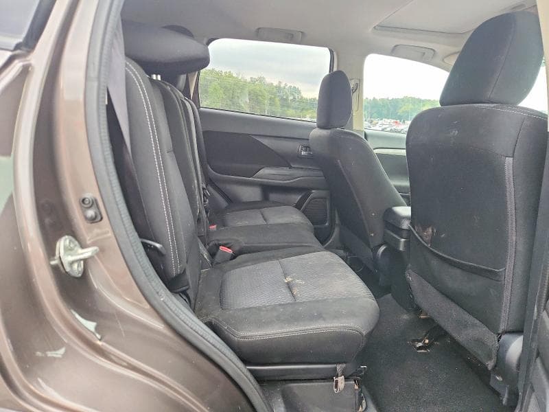 2017 MITSUBISHI OUTLANDER SE 11