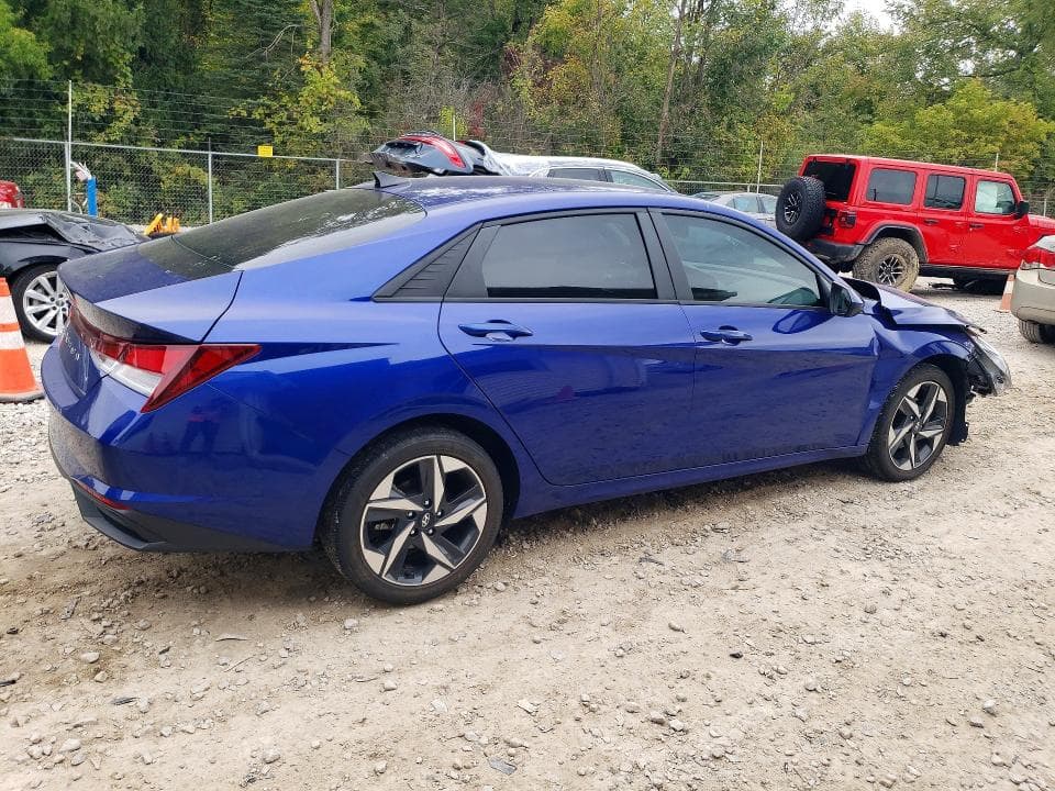 2023 HYUNDAI ELANTRA SEL 3