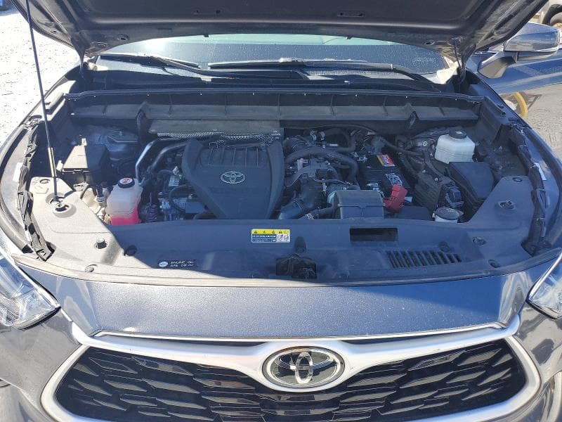 2023 TOYOTA HIGHLANDER XLE 12