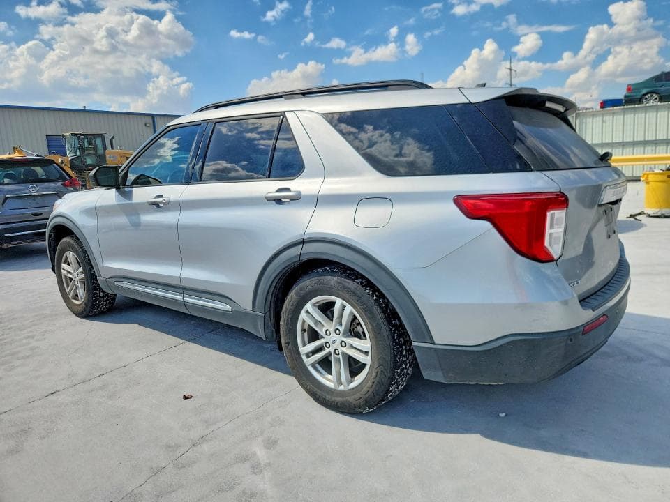 2021 FORD EXPLORER XLT 2