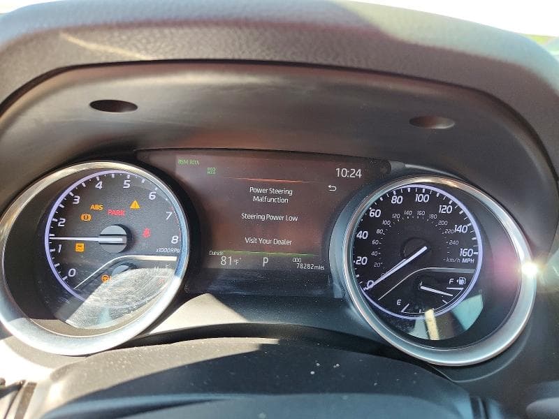 2020 TOYOTA CAMRY XLE 9