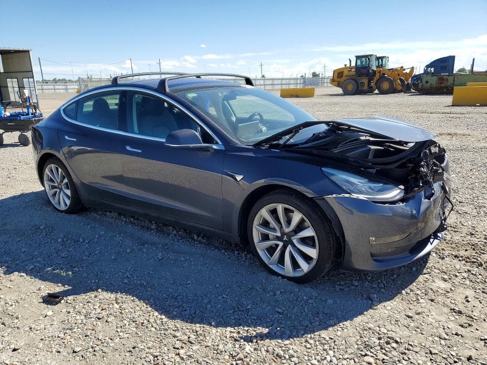 2018 TESLA MODEL 3 4