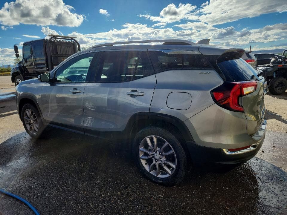 2023 GMC TERRAIN SLT 2
