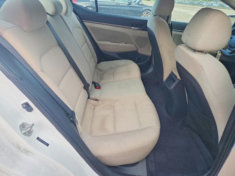 2017 HYUNDAI ELANTRA SE 10