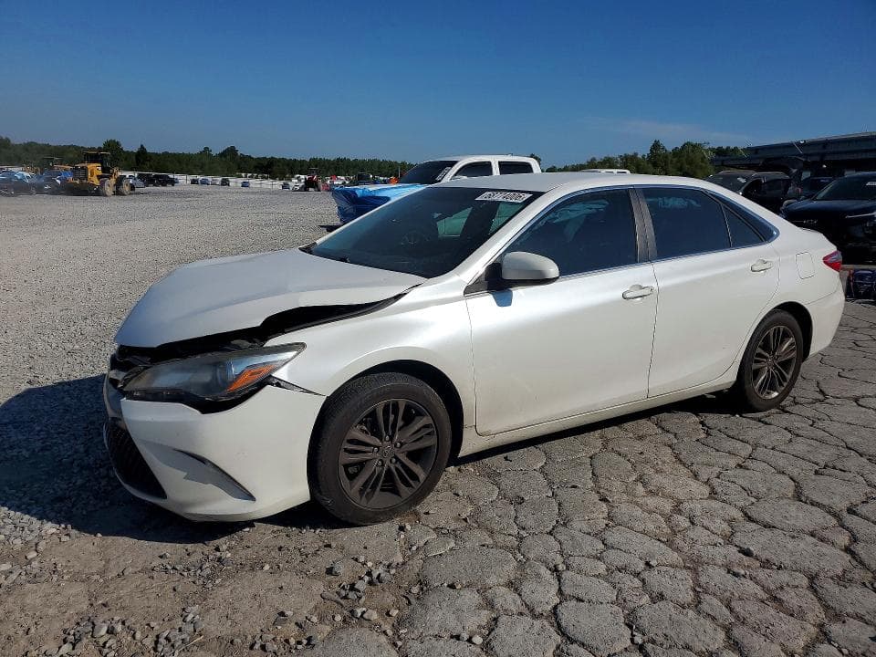 2017 TOYOTA CAMRY SE - 1