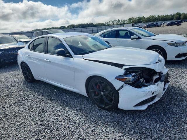 2020 ALFA ROMEO GIULIA 4